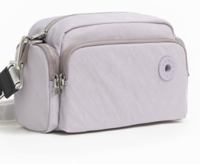 Bimba y Lola redondean el logo de la española Sra. bibmba y Lola bolso diagonal de un hombro