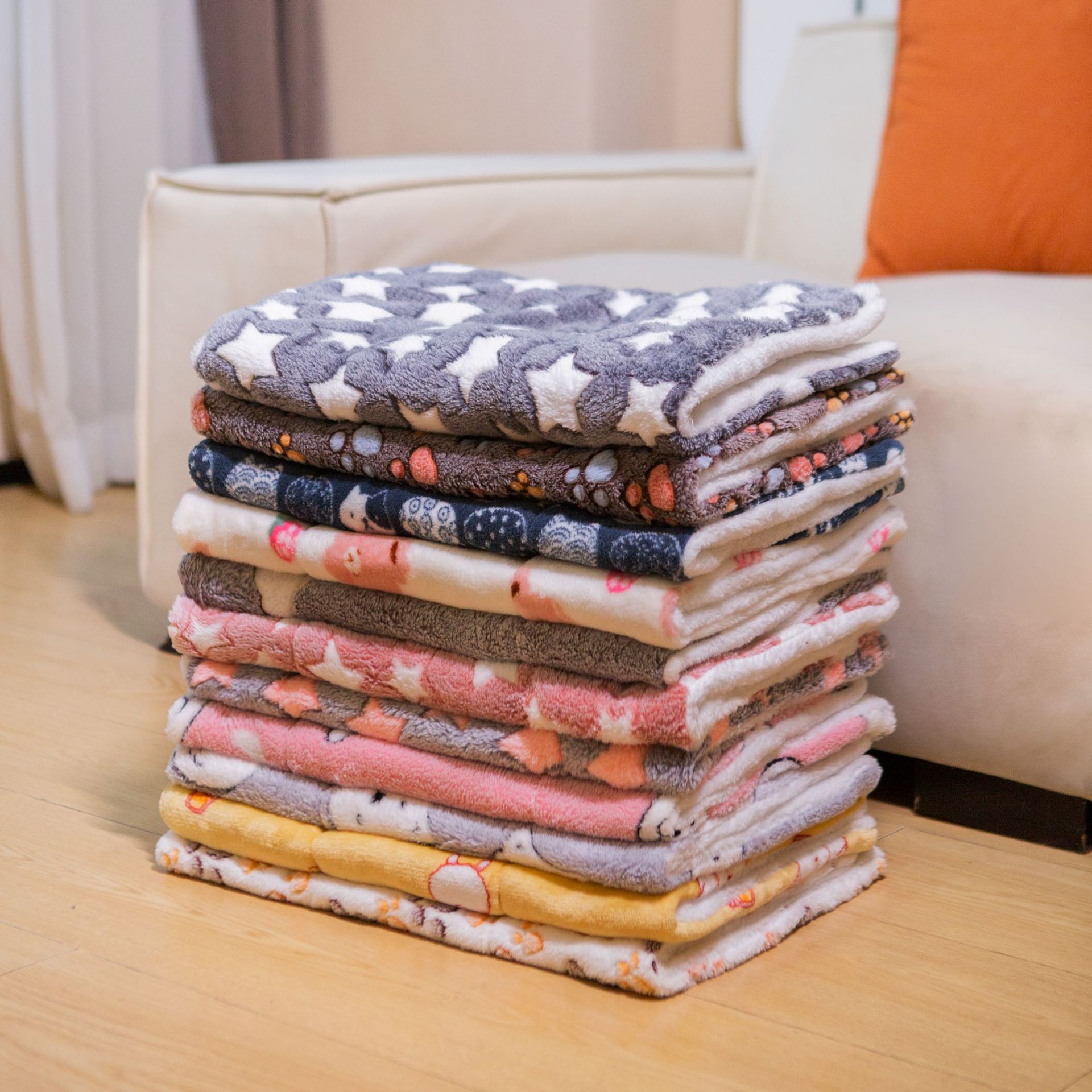 Random color thick mat / 32*25cm (recommended within 1.0kg cm)