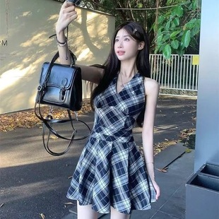 Black and White Plaid V-Neck Halterneck Lace-Up Dress for Women Spring and Summer 2025 New Waist Slimming Look A-Line Skirt