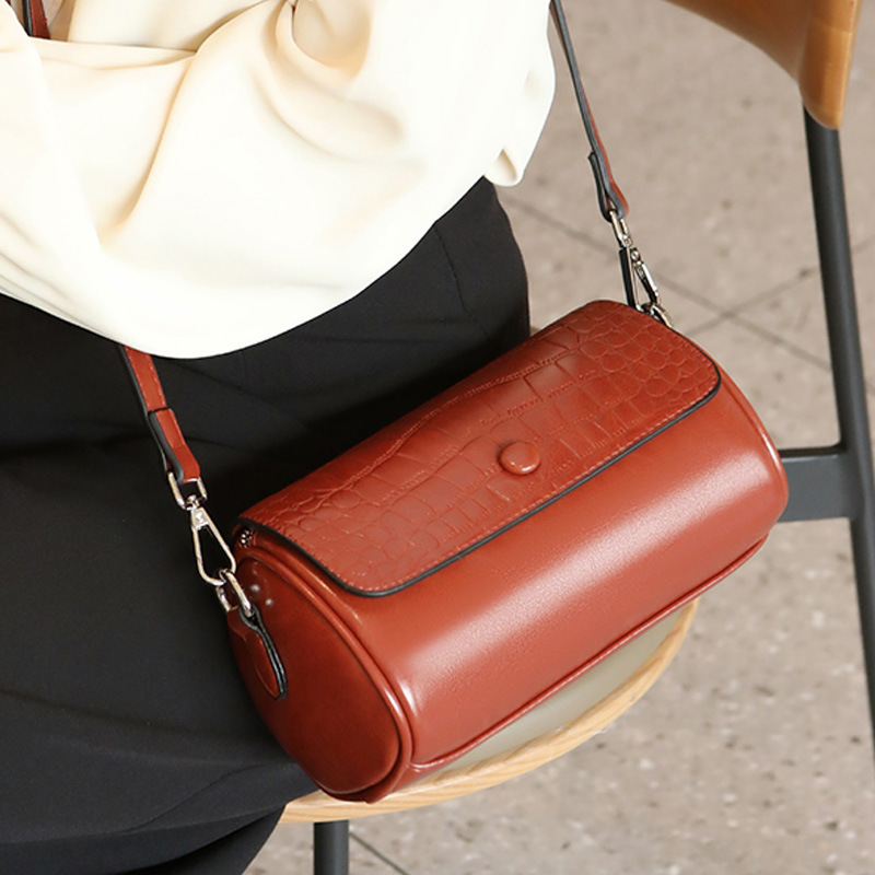 Piccolo cuscino a tracolla da donna a spalla singola, cuscino in pelle grassa alla moda, borsa a secchiello giapponese e coreana, borsa_voghion.com