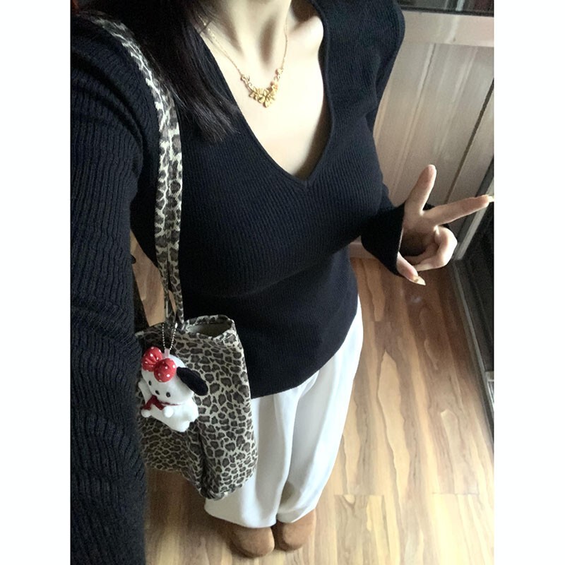 灰色短款低v领针织衫女秋季内搭紧身修身毛衣打底衫气质百搭上衣|undefined