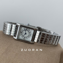 ZUORAN 经典设计感方形宽表带时尚高级气质通勤女士手表直播热卖