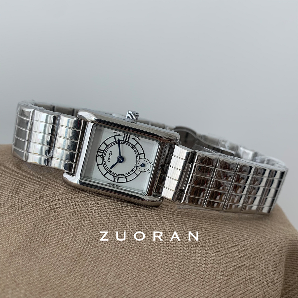 ZUORAN 经典设计感方形宽表带时尚高级气质通勤女士手表直播热卖