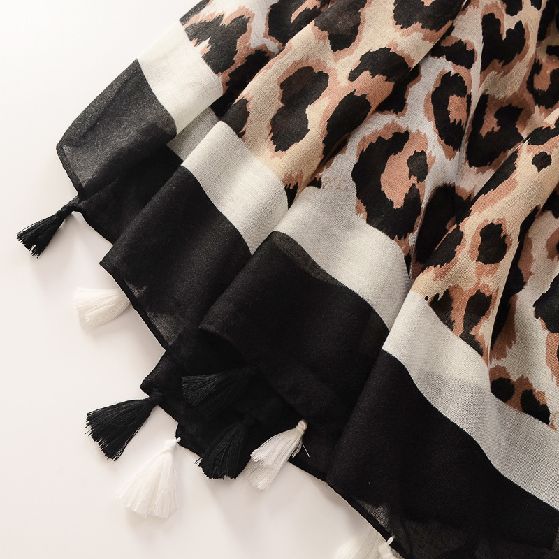 Comercio exterior transfronterizo clásico estampado de leopardo largo borla bufanda turismo protección solar chal algodón y cáñamo sensación bufanda