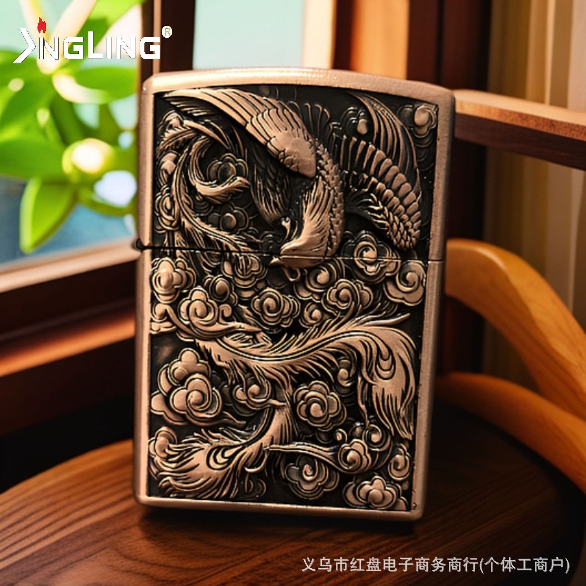 붉은 청동 용과 봉황은 상서로움을 가져옵니다