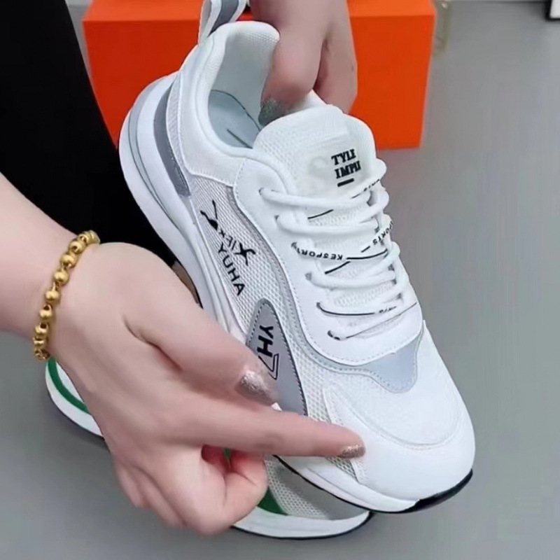 Nuevos zapatos de papá de primavera para hombres y mujeres con el mismo estilo, zapatos deportivos y casuales de malla gruesa, suela, zapatos deportivos ligeros resbaladizos para hombres