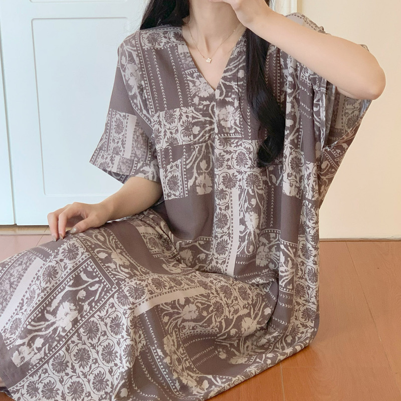 New Chinese-Style Floral Cotton Silk Nightgown for Women, Summer Short-Sleeved Beach Vacation Style Long Dress, Can Be Worn Outside, Cotton Silk Dress, Large Size