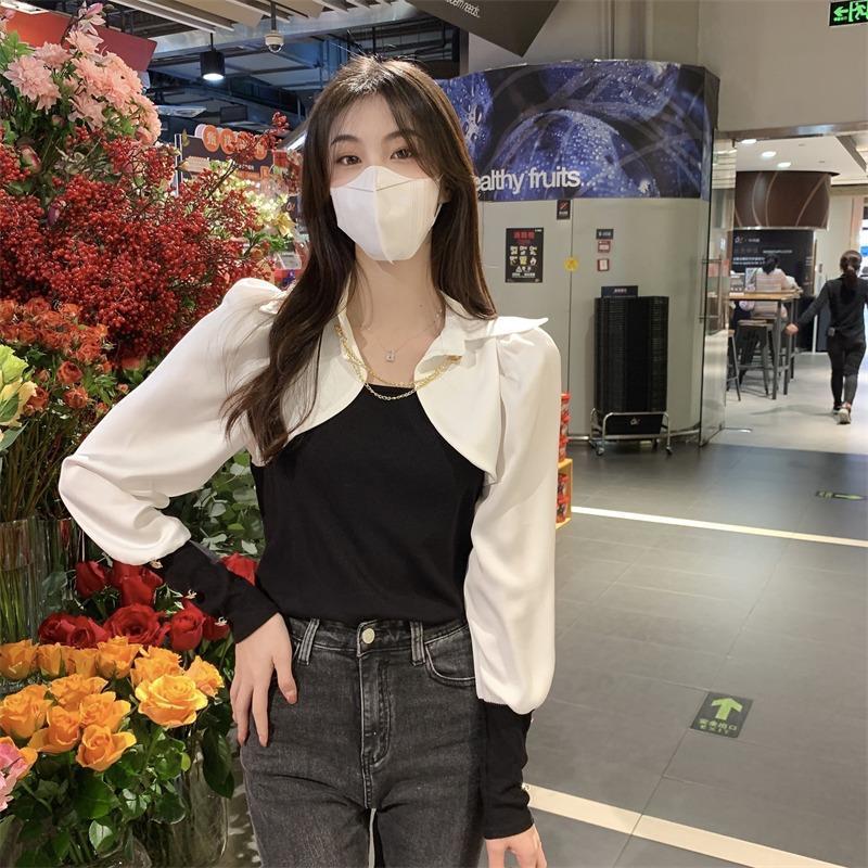 프랑스 틈새 가짜 투피스 목도리 긴팔 셔츠 여성의 봄과 가을 외부 착용 독특한 디자인 세련된 색상 매칭 쇼트 탑