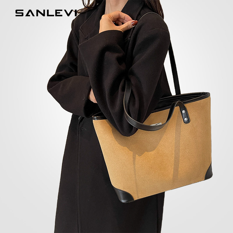 Demi-season three dimensional capacious one-shoulder bag
