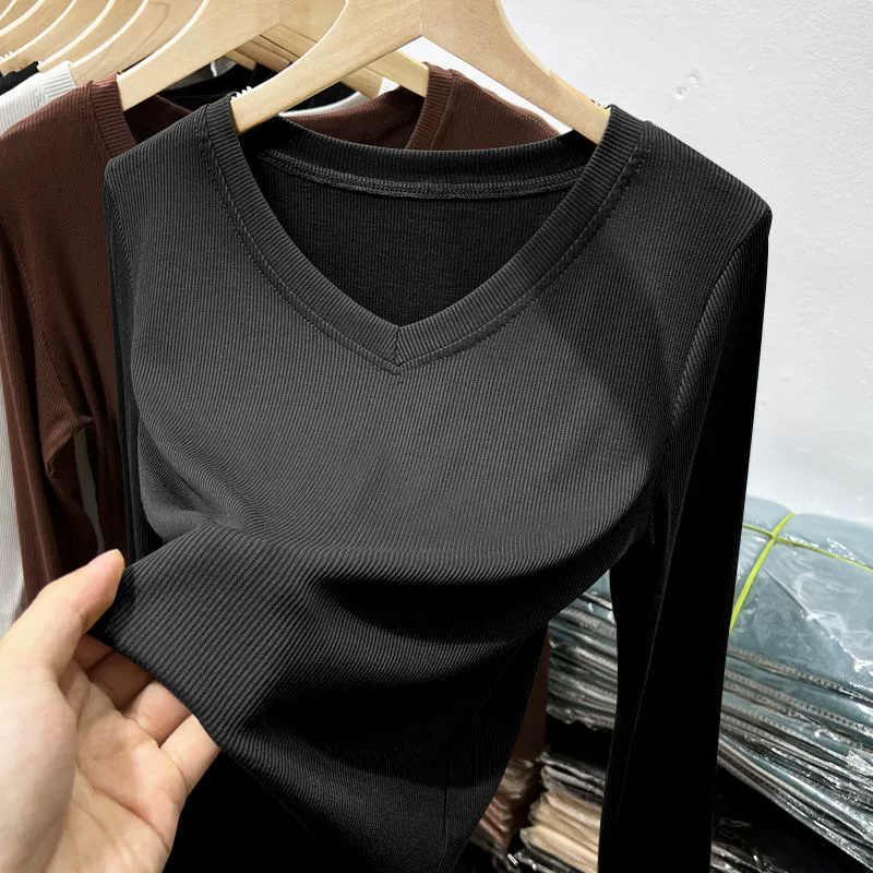 Женская футболка в европейском стиле с V-образным вырезом и рубчатой отделкой, с длинным рукавом, новинка весна-осень 2026, стильный тонкий базовый топ.
