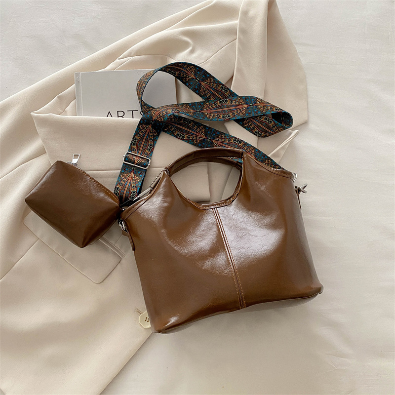 Borsa a tracolla grande e versatile stile tote bag elegante_voghion.com
