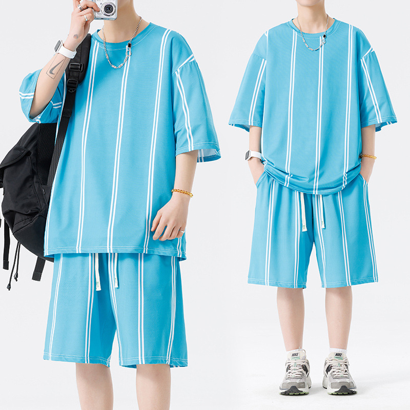 Nuevo traje de pantalones cortos de camiseta de cuello redondo con estampado a rayas de verano para adolescentes, pantalones cortos casuales de manga corta, ropa suelta para el hogar