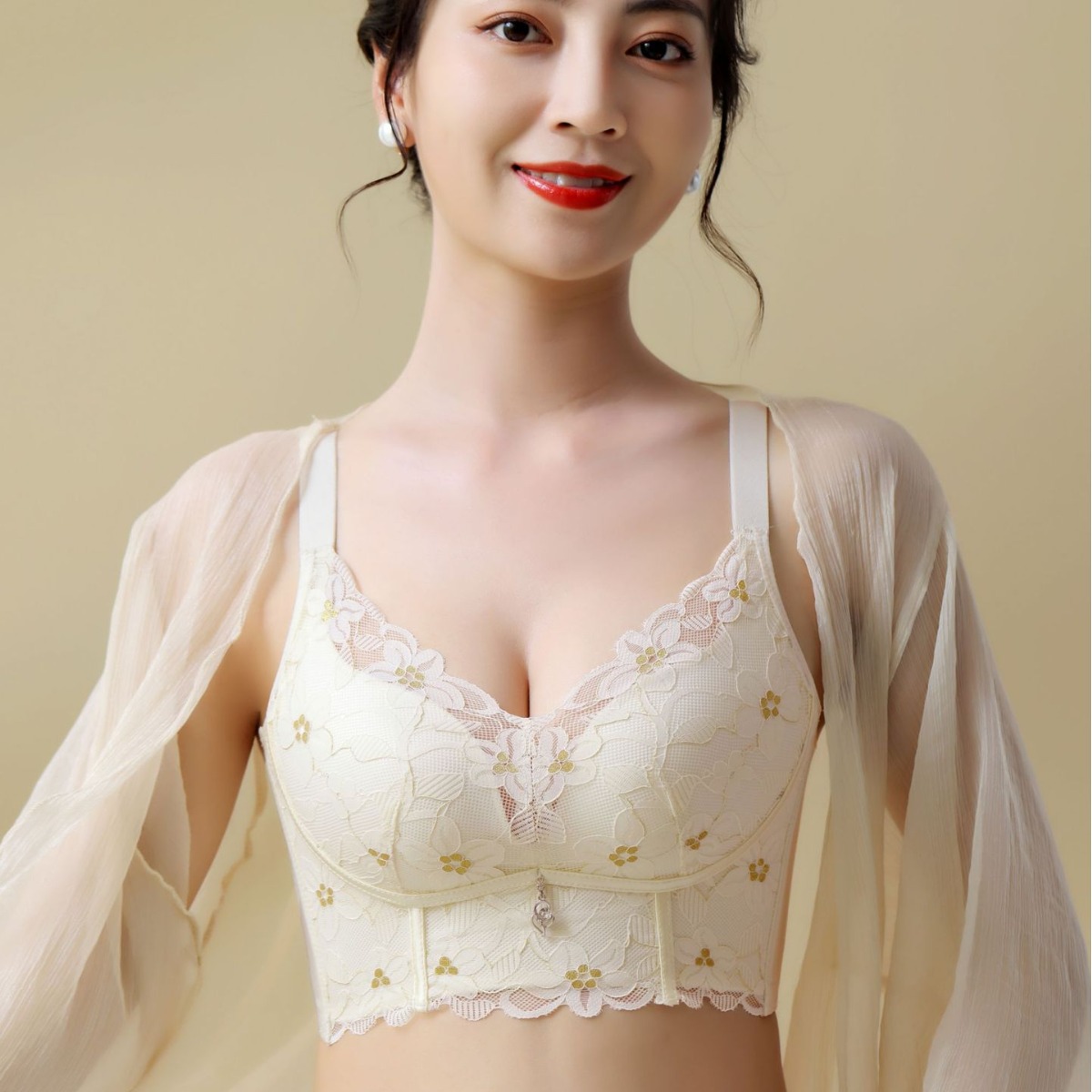 Internet-celebrity live-streaming push-up bra&mdash;large-chest-appearing, small-chest-enhancing, gather-and-support underwear&mdash;wire-free, side-bust-control, fishbone-style bra.