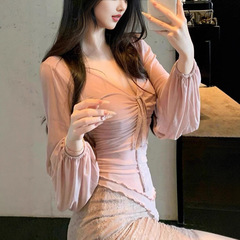 法式V领纯欲风T恤蕾丝半身裙女2025秋季设计感辣妹显瘦绝美上衣