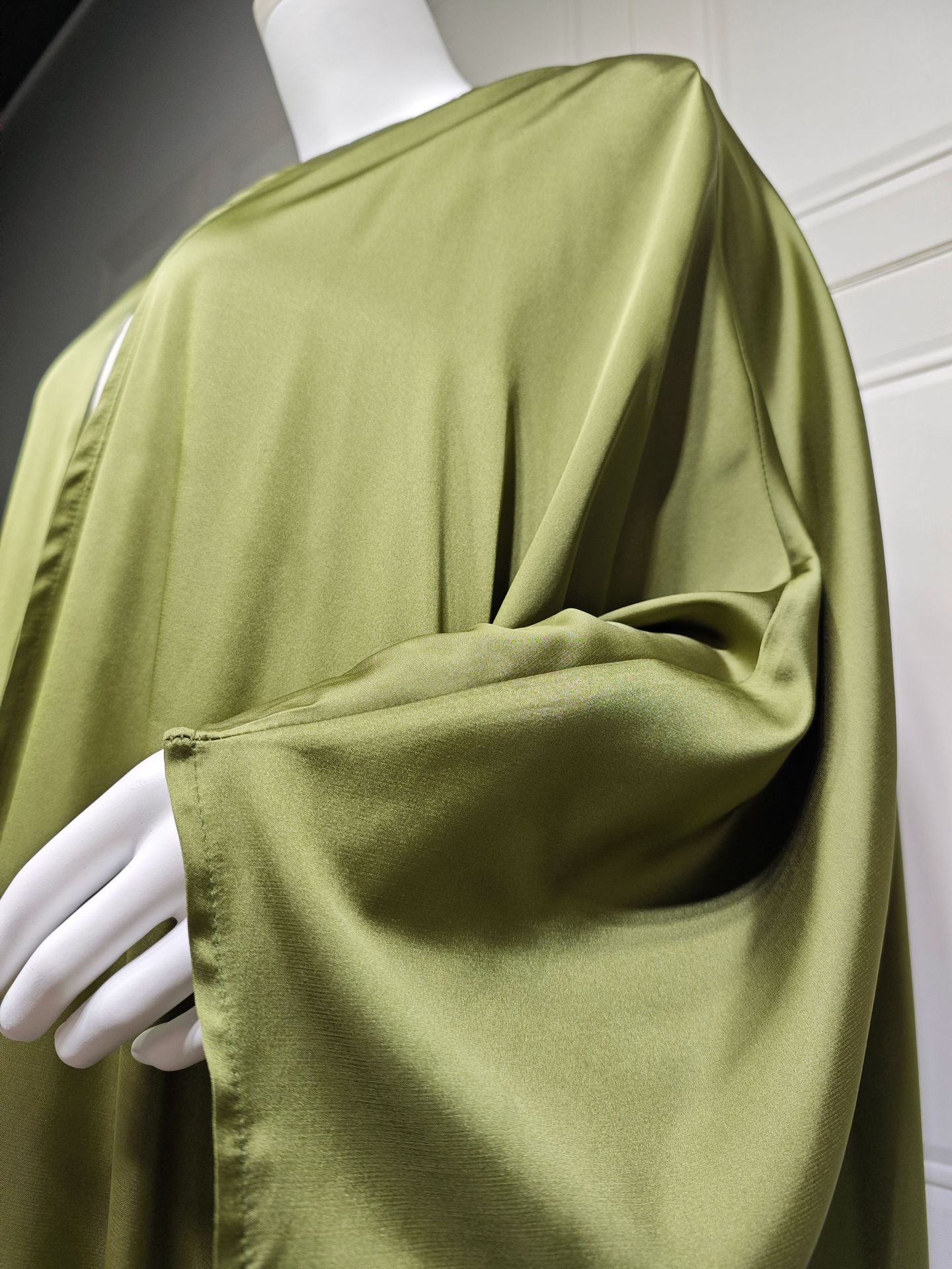 MQ129 Middle East Modest Fashion Abaya Cardigan Batwing Sleeve Long Robe European Muslim Women's Clothing_ecoleips.com