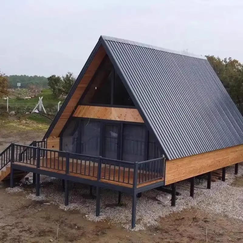 Nuevo estilo de acero triangular casa de madera móvil diseño arquitectónico hotel al aire libre camping casa de marco de madera