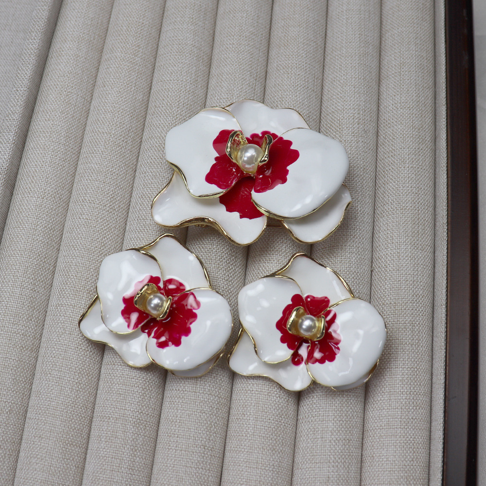 Original Retro Enamel Pearl Butterfly Orchid Flower Brooch Earrings Ear Clip Set Brooch Can Be Used as a Necklace Pendant