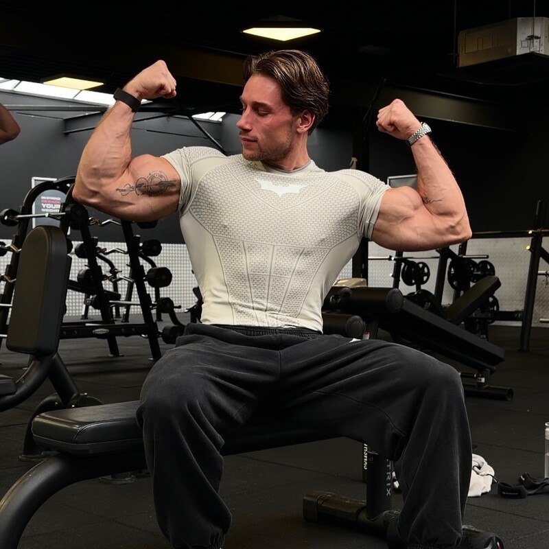 Youngla Co-Branded Batman Men's T-Shirt Tight-Fitting Top for Sports, Fitness, Running and Training, Slim-Fitting Short-Sleeved
