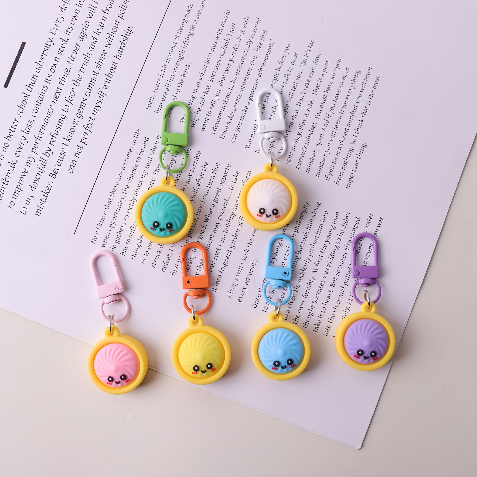 Explosiones transfronterizas creativas bolsas de jaula llaveras PVC accesorios muñecas de goma blanda bolsas de pareja colgantes bolos de simulación