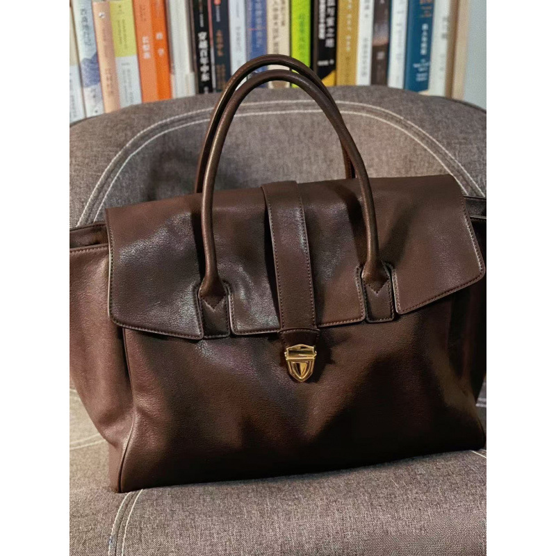 Original Genuine Leather High-Quality Imitation Leather Handbag for Women, Vintage Large-Capacity Commuter Bag Made of Top-Grain Vegetable-Tanned Cowhide Original Genuine Leather High-Quality Imitation Leather Handbag for Women, Vintage Large-Capacity Commuter Bag Made of Top-Grain Vegetable-Tanned Cowhide