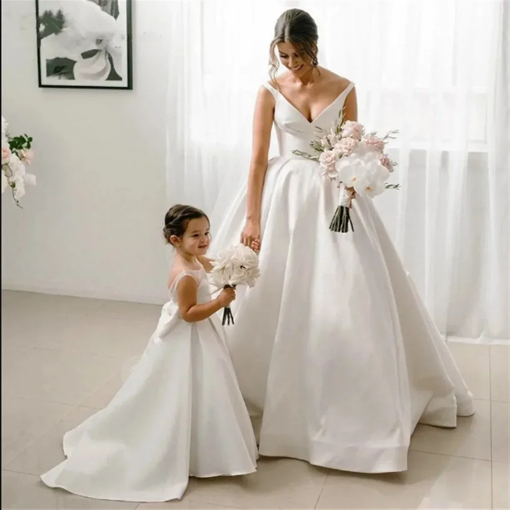White Flower Girl Wedding Small Tail Dress Girl Stage Catwalk Small Wedding Dress Princess Dress Photo Studio Photo Dress