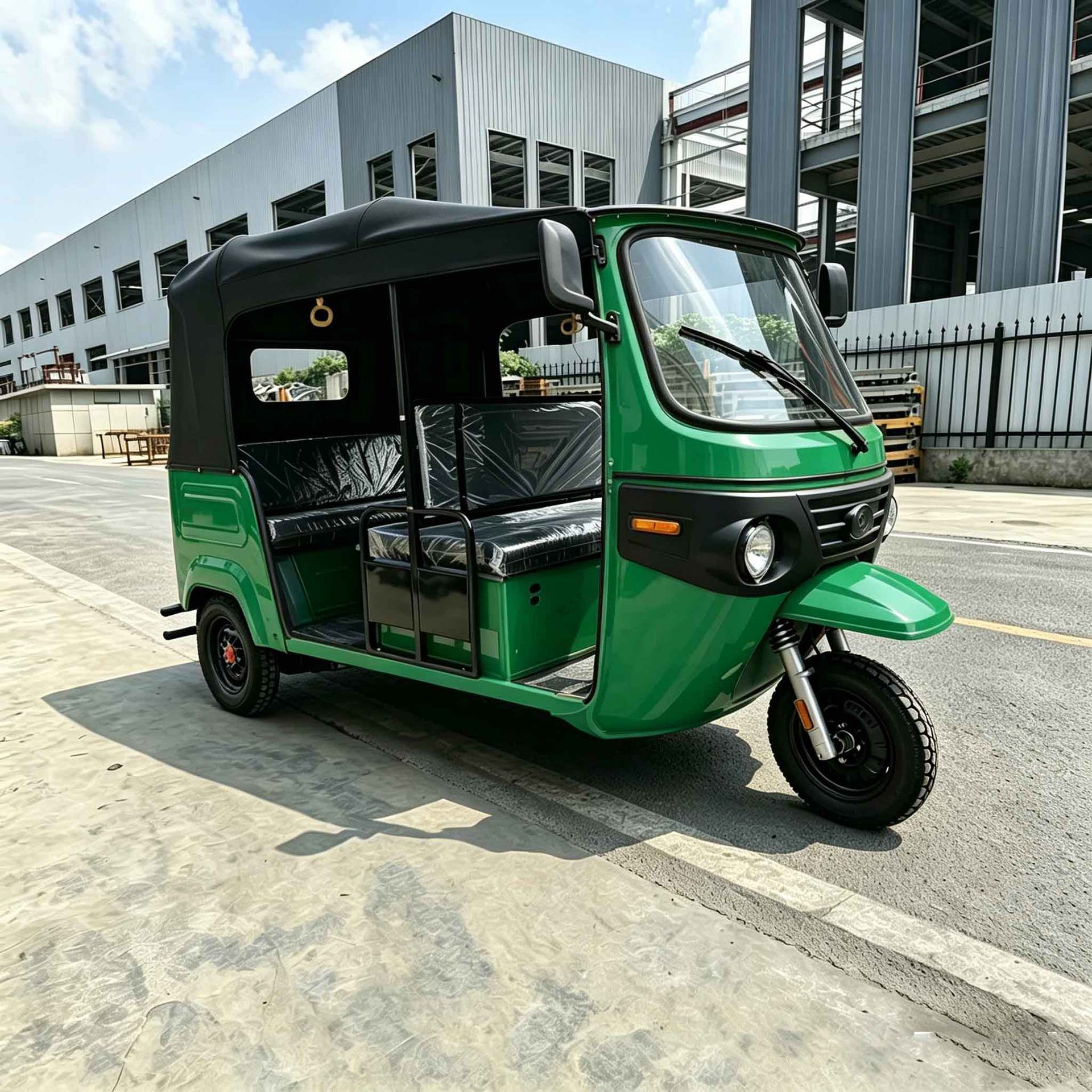 Fuel-Powered Passenger Tricycle, Passenger Tricycle with Sunshade and Canopy, Passenger Tricycle for Export and Foreign Trade