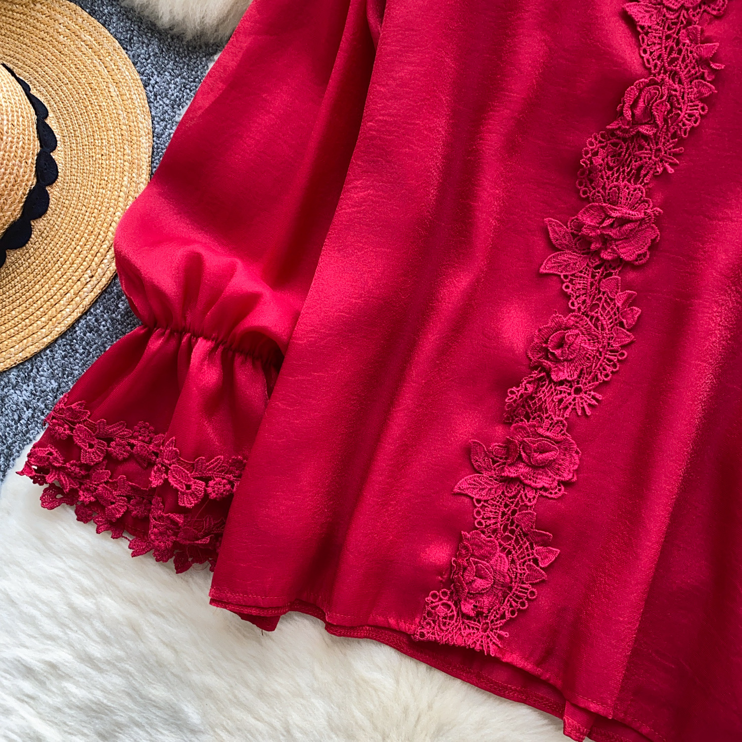 Camicetta donna stile francese in pizzo con perle e dettagli mesh_voghion.com