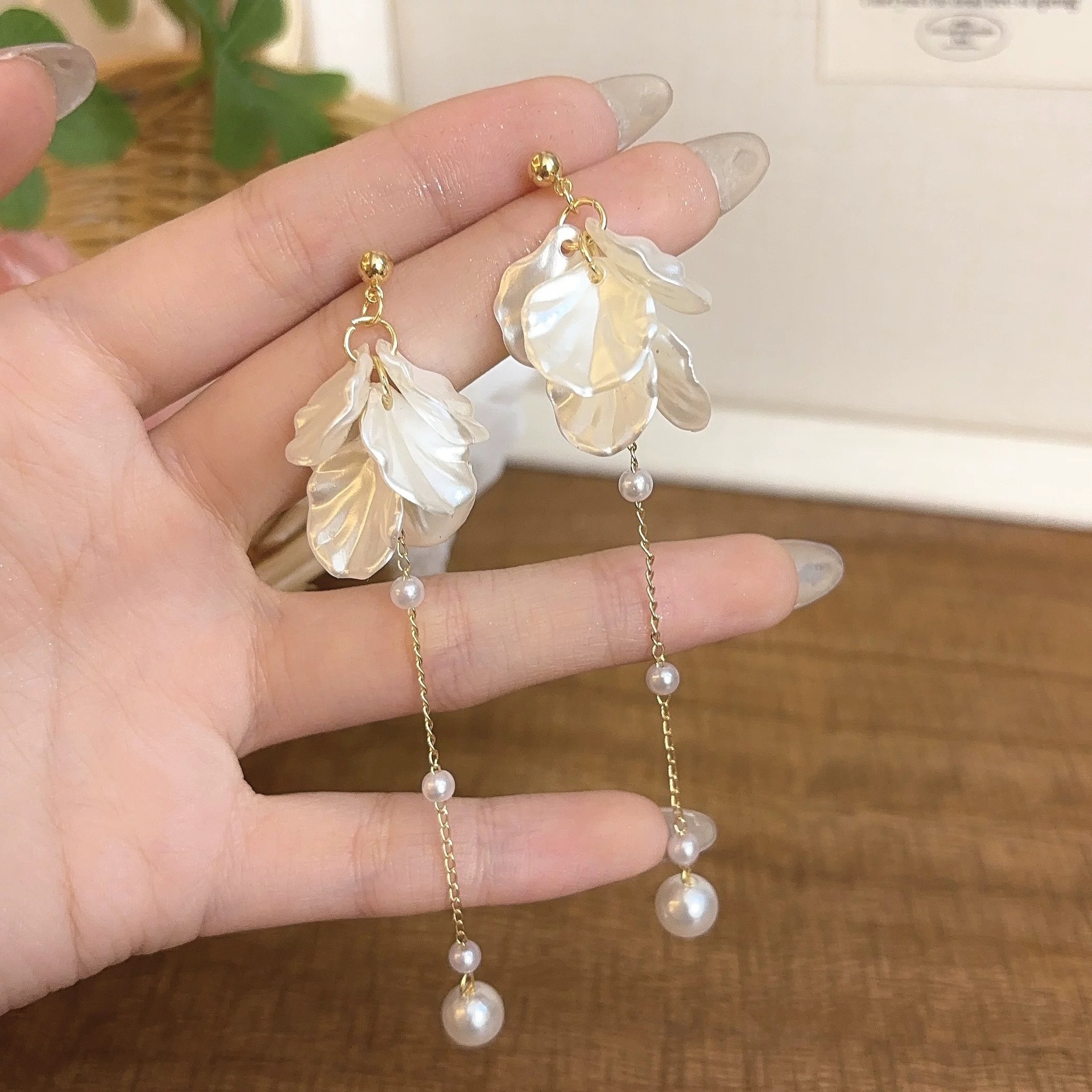 63#Shell petal pearl long tassel gold bean stud earrings