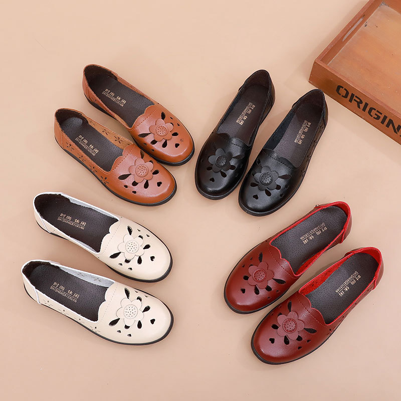 New Hollow Mother's Shoes, Comfortable Soft Soles, Middle-Aged and Elderly Women's Shoes, Elderly Leather Shoes, Grandma's Flats, Spring Hole-In-The-Wall Sandals