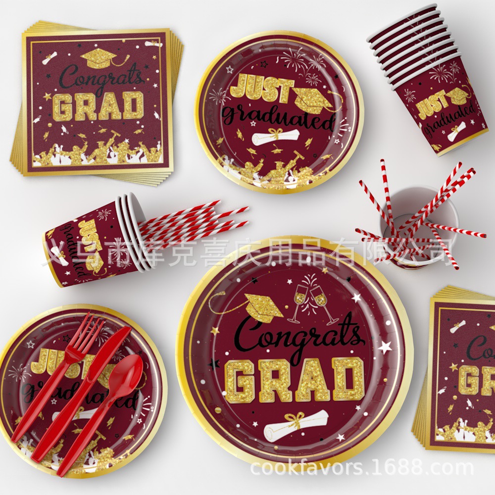 Nueva temporada de graduación cubiertos de fiesta fiesta de graduación bandeja de papel desechable taza de papel toalla de papel conjunto de decoración de platos