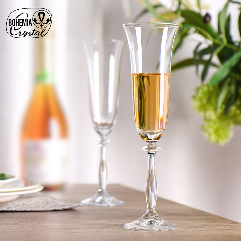 Ventaje de alto valor simple de importación checa sin plomo cristal taza de champagne taza de pies altos taza de champagne europea en forma de tulipan