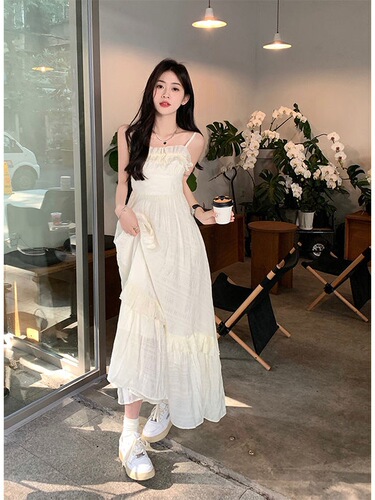 Fungus lace suspender dress for women's summer 2025 new sweet French waist slimming design super fairy long dress