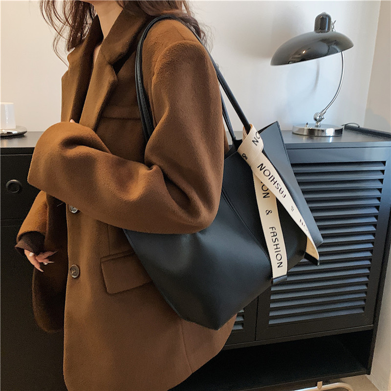 Bolso retro para mujeres 2024 nueva moda bolso de viaje de moda versátil bolso de hombro de mano de gran capacidad