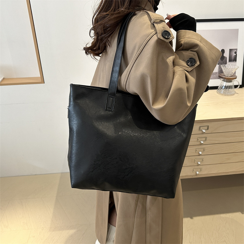 Bolsa de hombro casual para mujeres 2024 nueva moda para el trabajo en clase, bolsas de ocio de viaje, gran capacidad, bolsas de gran tamaño simples