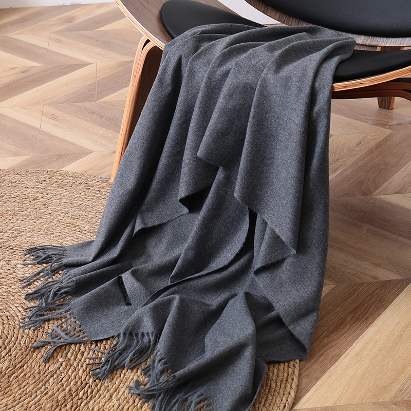 2024 otoño e invierno nuevo estilo color sólido bufanda larga imitación lana brillante textura borla marca negra mantón cálido