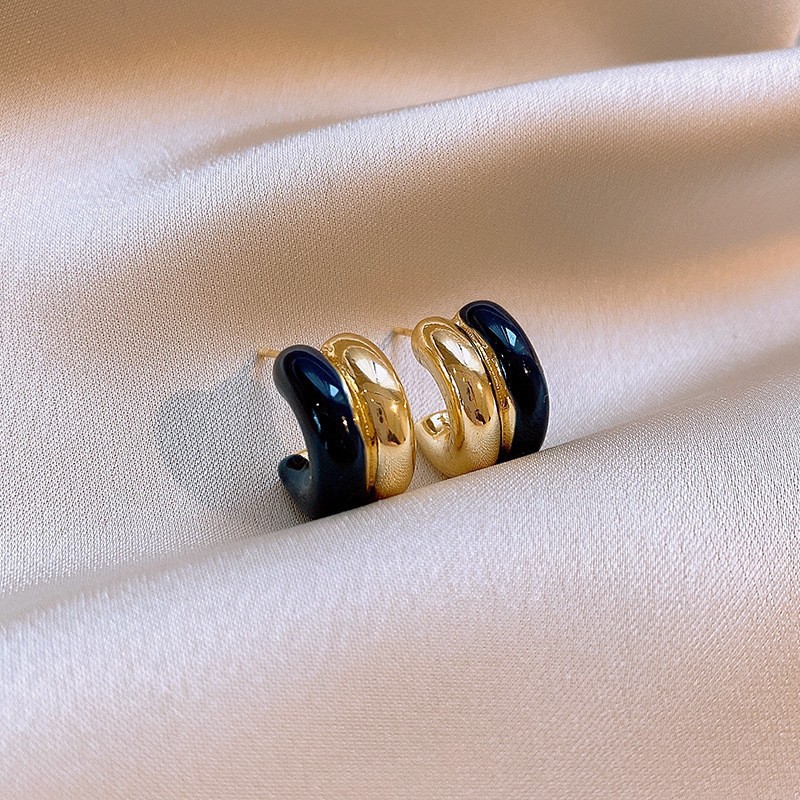 銀の針の黒色の水晶の項の幾何学のピアスの小さい大衆の百合のイヤリングのファッションの気質の軽くて豪華な高級感の耳飾りの卸売り