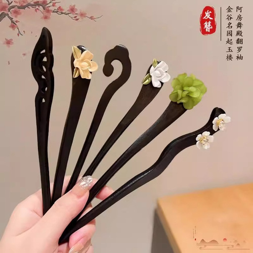 Modern Chinese style hairpin for women, ancient Chinese fashion Hanfu and qipao hair accessory, bun at the back of the head, wooden hairpin with a high-end feel, versatile hairpin headwear