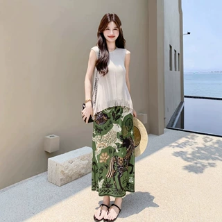 三宅2026夏季新款小马褶皱直筒高腰松紧半身裙高级感显瘦度假