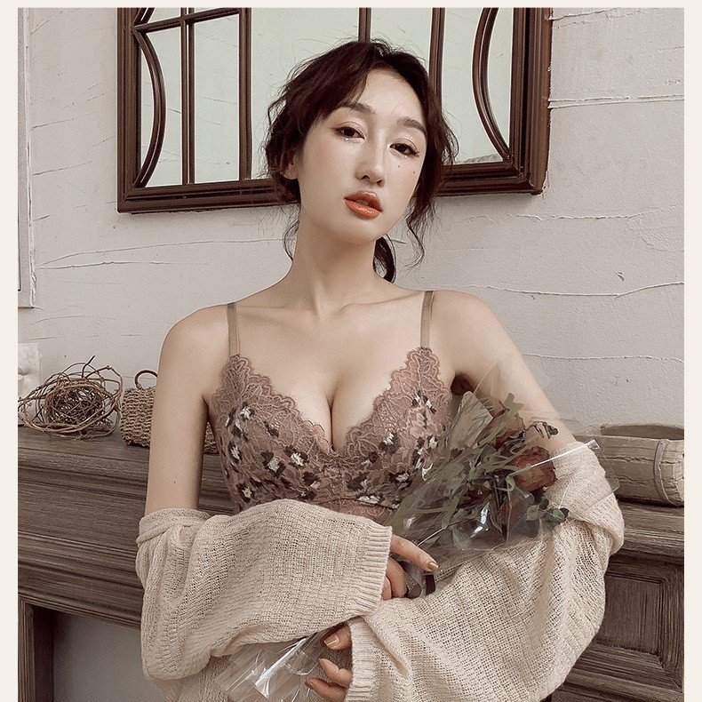 3373 Otoño e Invierno Nueva sexy estampado de leopardo pequeño pecho empuja hacia arriba la ropa interior suave inalámbrico Top soporte sujetador ajustable traje