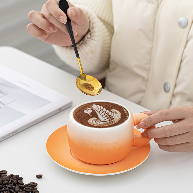 Tazas de café de cerámica y platos, tazas de arte de taza de café de color gradiente, tazas de leche de mano simples, estilo nacional