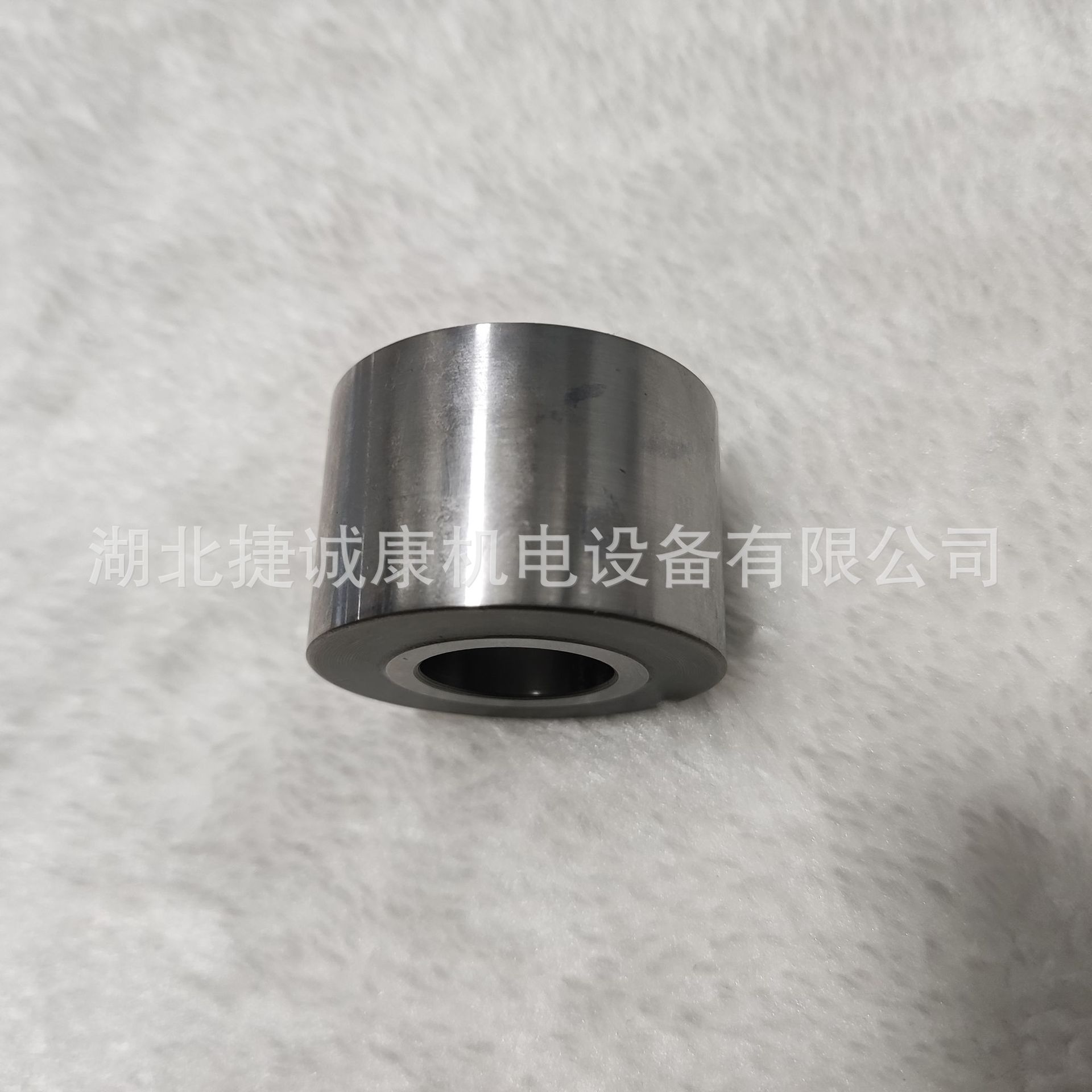 湖北供应原厂康明斯QSM11凸轮轴随动件滚子3895488