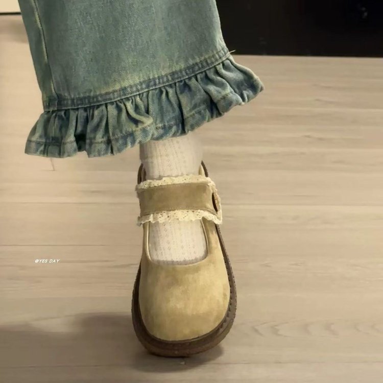College Velcro zapatos para mujeres 2025 otoño nuevo estilo multifuncional aumento de altura suave retro zapatos superficiales