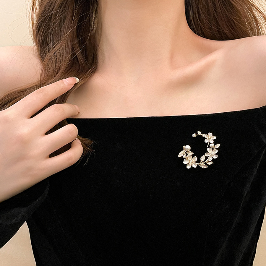 Pulsera flor esmaltada oversize para mujer joya floral 3d_voghion.com