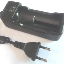 4.2V18650�β��f�ܳ� 14500�f�ܳ� 3.7V�A����늳��f�ܳ�
