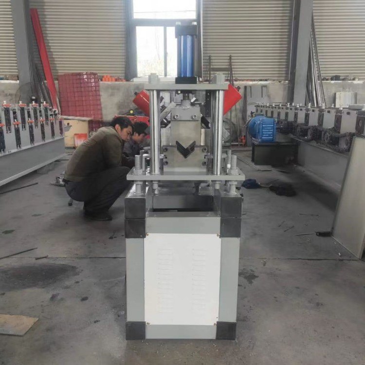 厂家现货供应 角铁机 不锈钢板角铁设备 角钢设备 角铁成型机