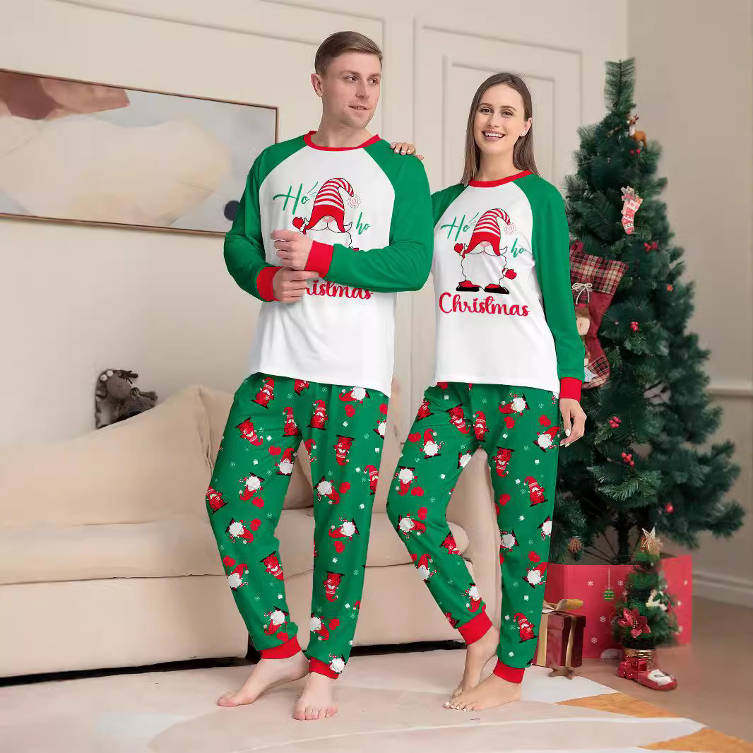 Vianočné pyžamo s potlačou písmena Santa Claus, snehovou vločkou a rodinným oblekom_voghion.com