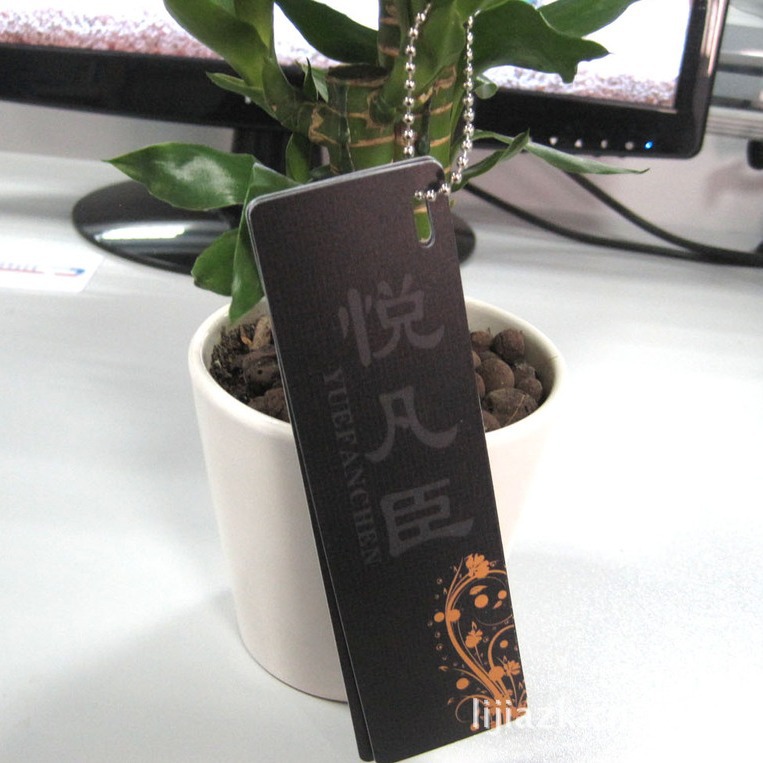 源头厂家供应外贸吊卡珠链带孔塑胶吊牌穿波珠链吊牌