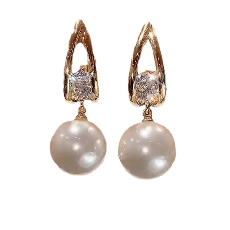 Sophisticated fashionable universal design elegant earrings with…