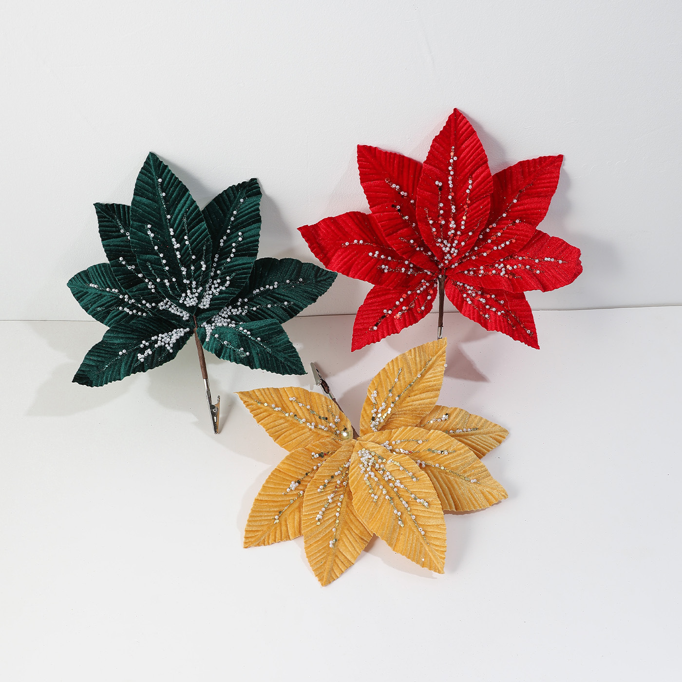 Nuevos productos de flores de Navidad hojas de flores de alta calidad polvo pegajoso perla hojas de adornos de decoración de Navidad flores simuladas
