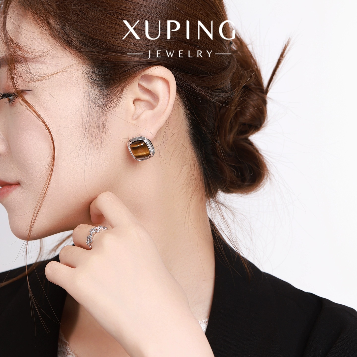 Xuping geometría cuadrada mirad imitación de piedra de ojo de tigre simple nicho de alta sensación otoño invierno auriculares al por mayor